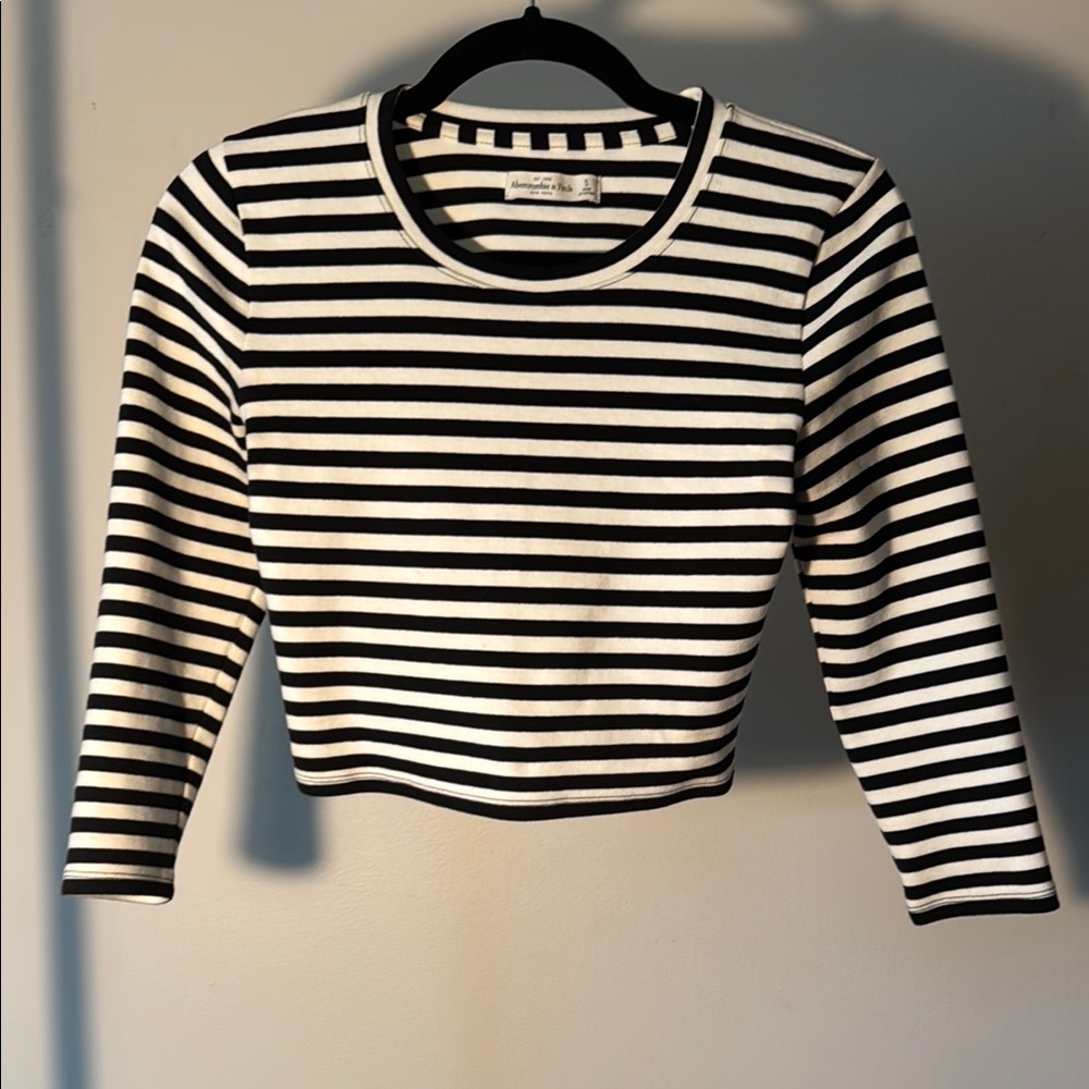 Black and White Striped 3/4 Length Crop